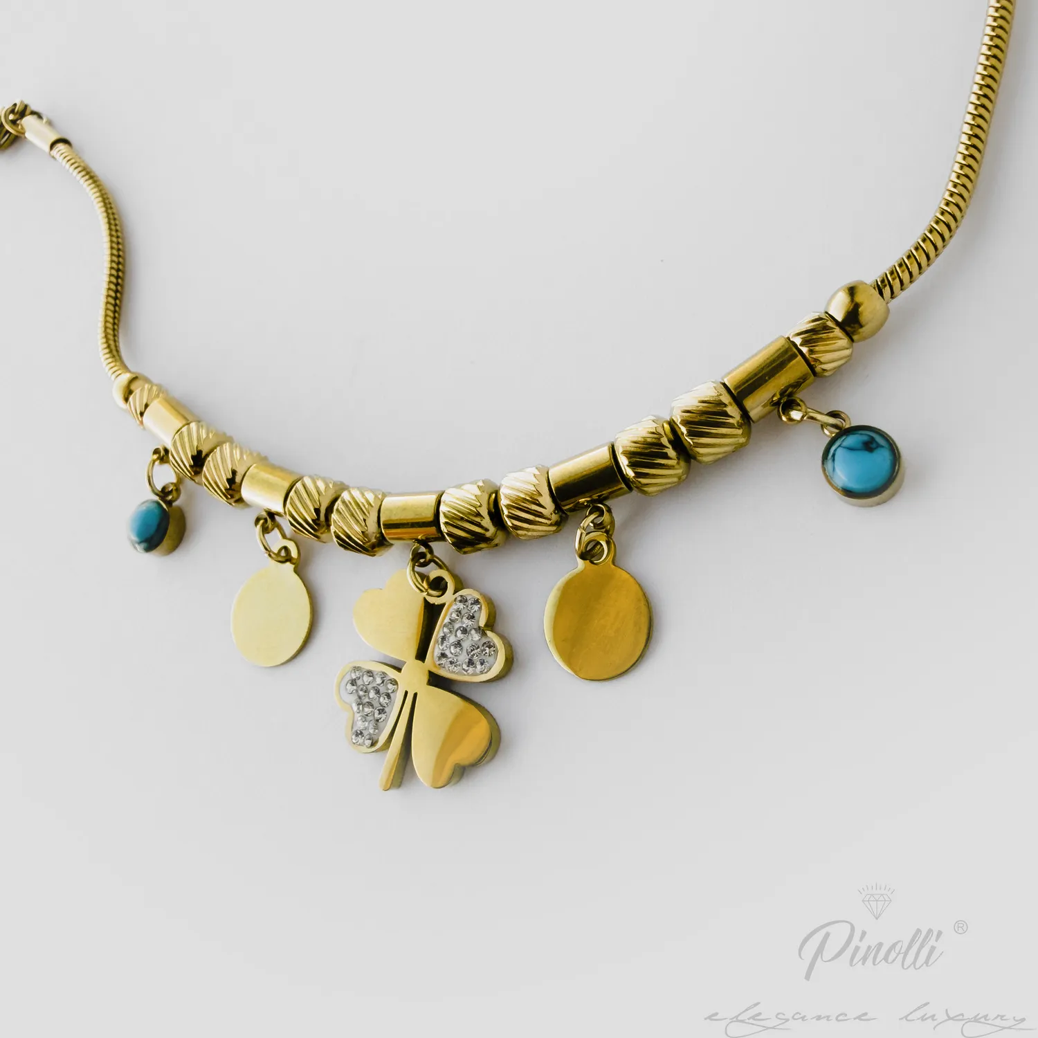 Bratara Charms Fortuna Gold closeup Pinolli